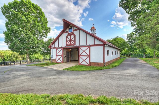 172 Tuckertown Road, New London, NC 28127