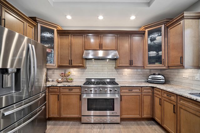 24963 N Abbey Glenn Drive, Hawthorn Woods, IL 60047