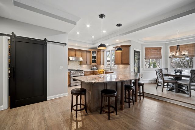 24963 N Abbey Glenn Drive, Hawthorn Woods, IL 60047