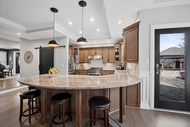 24963 N Abbey Glenn Drive, Hawthorn Woods, IL 60047