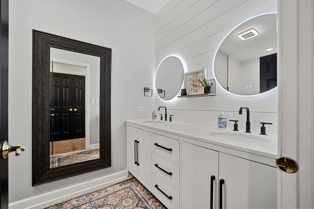 24963 N Abbey Glenn Drive, Hawthorn Woods, IL 60047