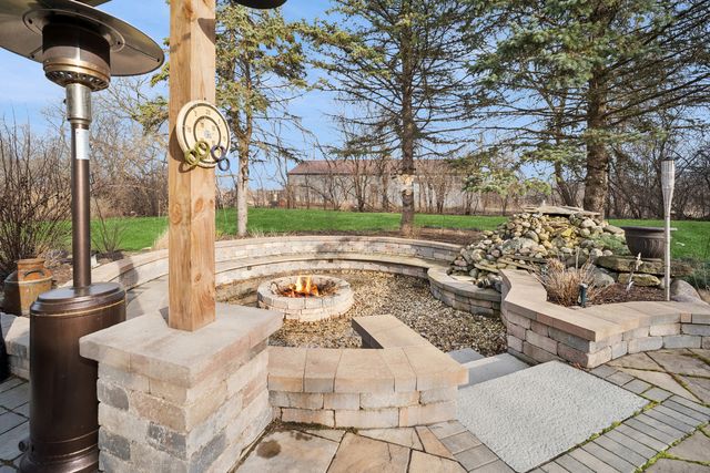 24963 N Abbey Glenn Drive, Hawthorn Woods, IL 60047