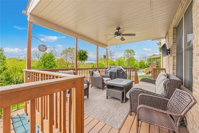 4041 Rustic Woods Dr, Jefferson Hills, PA 15025