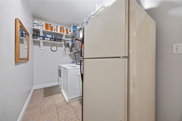 4041 Rustic Woods Dr, Jefferson Hills, PA 15025