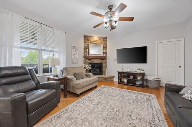 4041 Rustic Woods Dr, Jefferson Hills, PA 15025