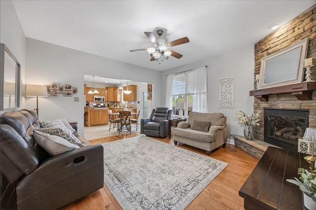 4041 Rustic Woods Dr, Jefferson Hills, PA 15025