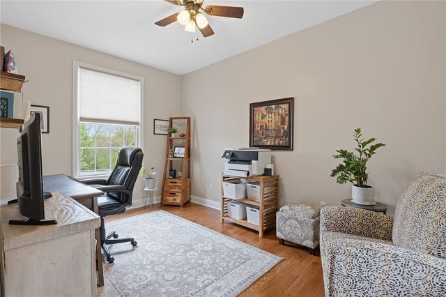 4041 Rustic Woods Dr, Jefferson Hills, PA 15025