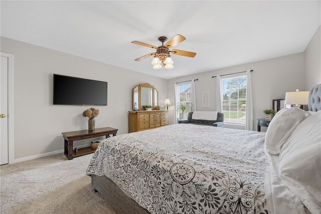 4041 Rustic Woods Dr, Jefferson Hills, PA 15025