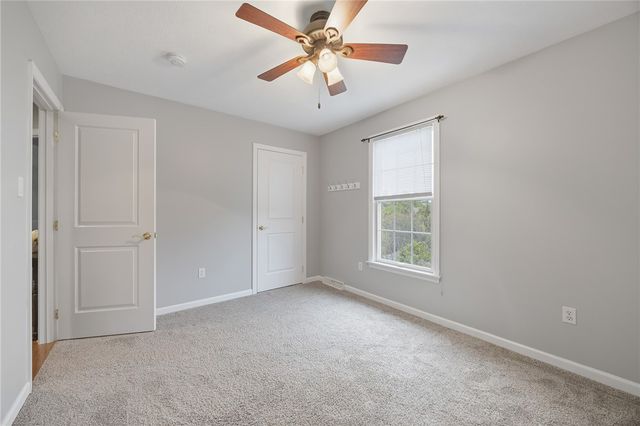 4041 Rustic Woods Dr, Jefferson Hills, PA 15025