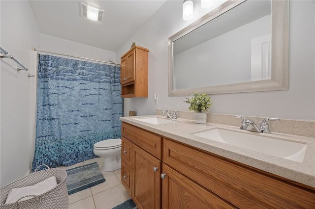 4041 Rustic Woods Dr, Jefferson Hills, PA 15025