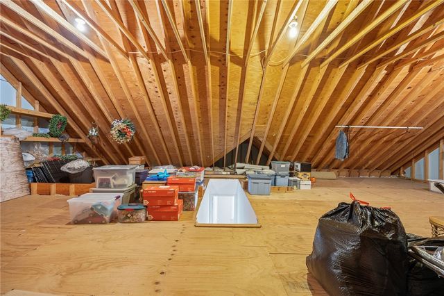 4041 Rustic Woods Dr, Jefferson Hills, PA 15025
