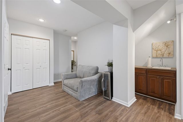 4041 Rustic Woods Dr, Jefferson Hills, PA 15025