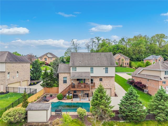 4041 Rustic Woods Dr, Jefferson Hills, PA 15025