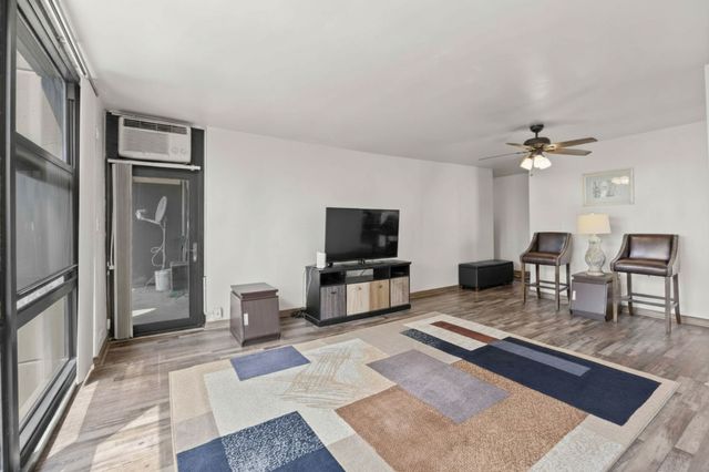 2605 S Indiana Avenue 1007, Chicago, IL 60616