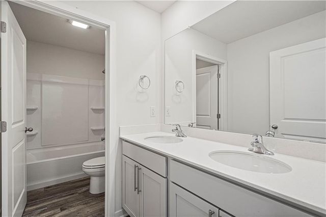 10306 Tuscany Parkway, Peculiar, MO 64078