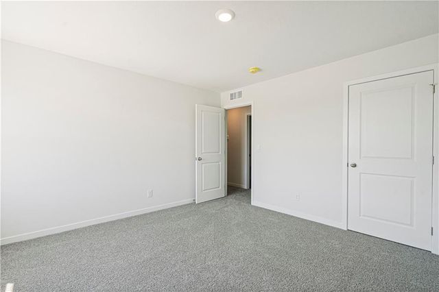 10306 Tuscany Parkway, Peculiar, MO 64078