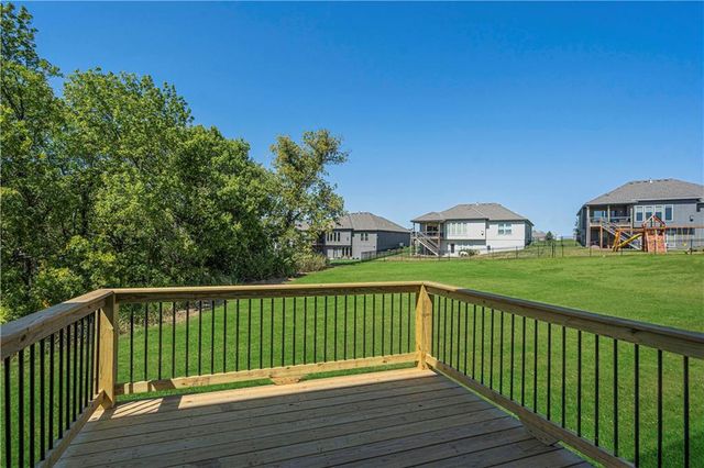 10306 Tuscany Parkway, Peculiar, MO 64078
