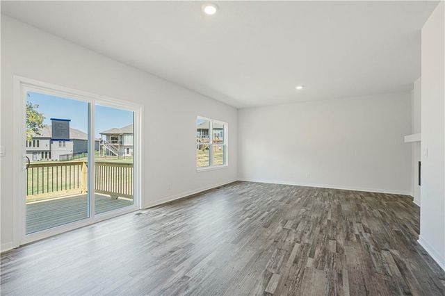 10306 Tuscany Parkway, Peculiar, MO 64078