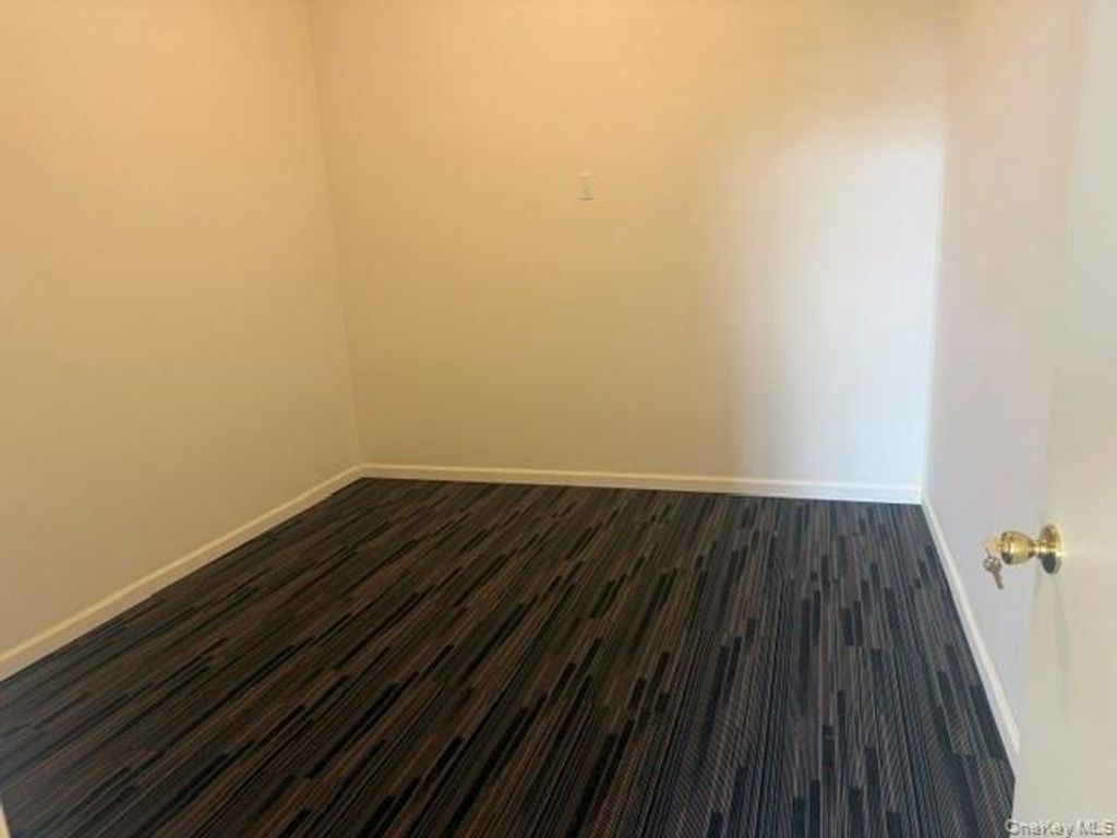 391 Long Beach Road Apartment 11, Island Park, NY 11558 — photo 4