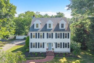 30 Fairview Ln, Plymouth, MA 02360