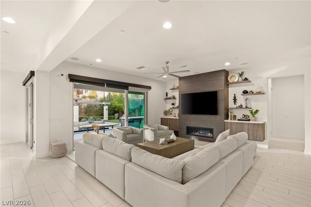 2158 Alto Vista Drive, Henderson, NV 89052