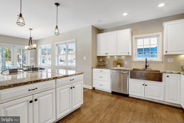 6940 CAVALIER TRL, Falls Church, VA 22042