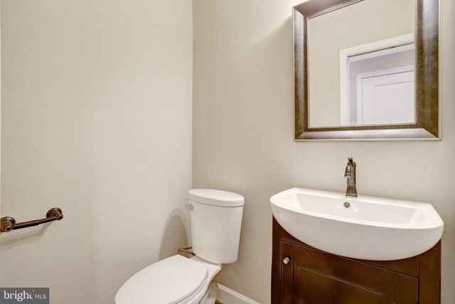 6940 CAVALIER TRL, Falls Church, VA 22042