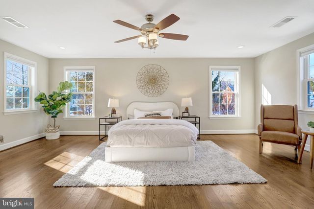 6940 CAVALIER TRL, Falls Church, VA 22042