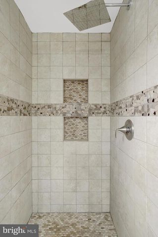 6940 CAVALIER TRL, Falls Church, VA 22042