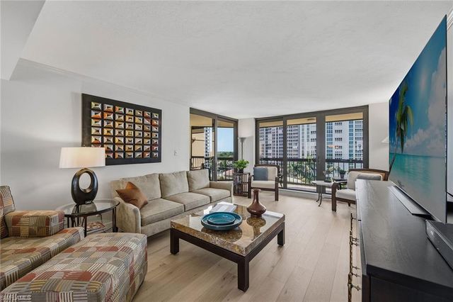 4551 Gulf Shore BLVD N 706, Naples, FL 34103