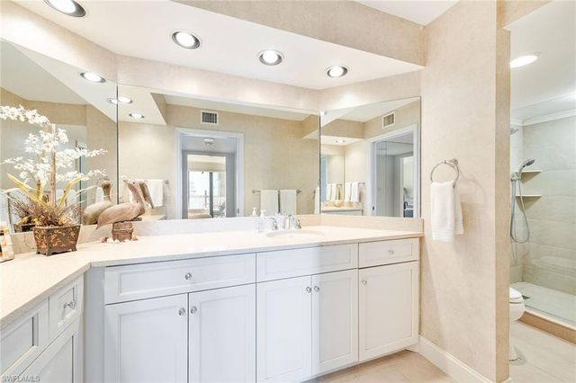 4551 Gulf Shore BLVD N 706, Naples, FL 34103