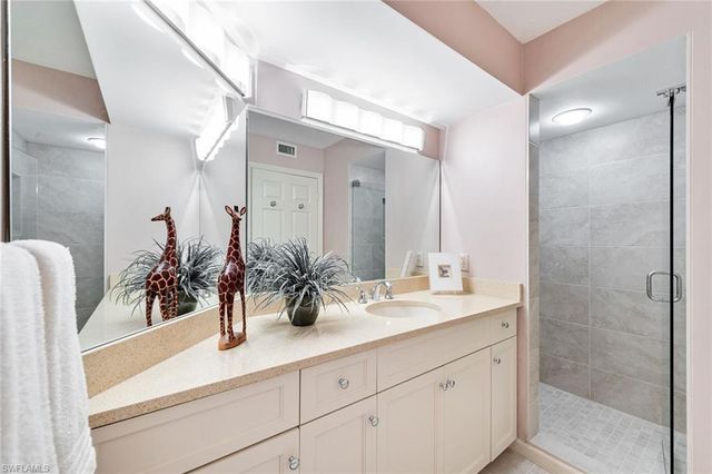 4551 Gulf Shore BLVD N 706, Naples, FL 34103