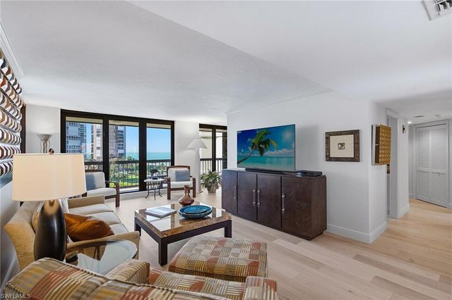 4551 Gulf Shore BLVD N 706, Naples, FL 34103