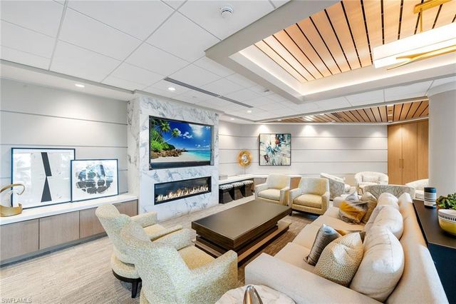 4551 Gulf Shore BLVD N 706, Naples, FL 34103