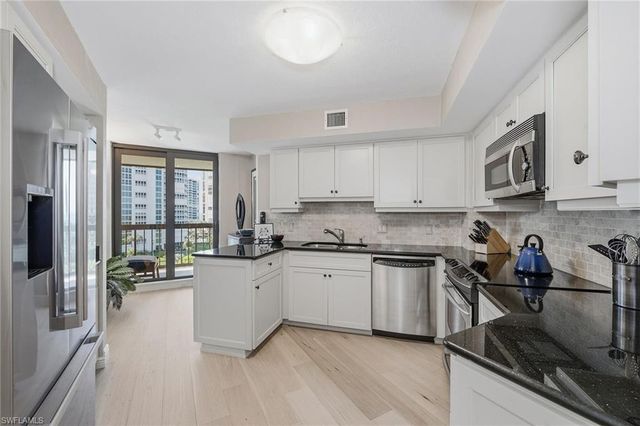 4551 Gulf Shore BLVD N 706, Naples, FL 34103