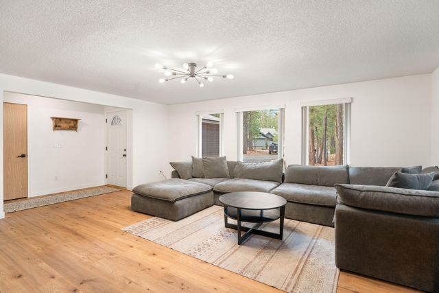 14217 Stillwater Lane, La Pine, OR 97739