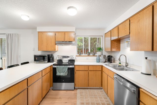 14217 Stillwater Lane, La Pine, OR 97739