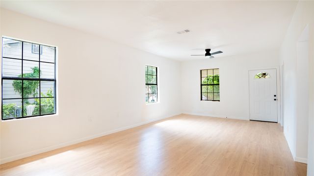 3416 Thannisch Avenue, Fort Worth, TX 76105