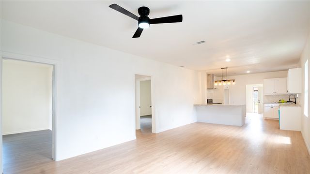 3416 Thannisch Avenue, Fort Worth, TX 76105