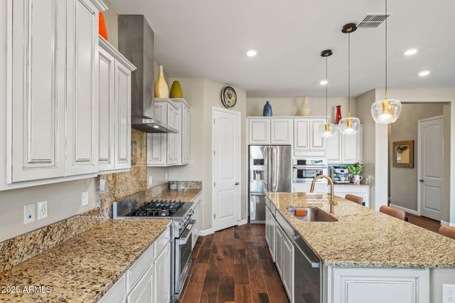 20822 W HILLCREST Boulevard, Buckeye, AZ 85396