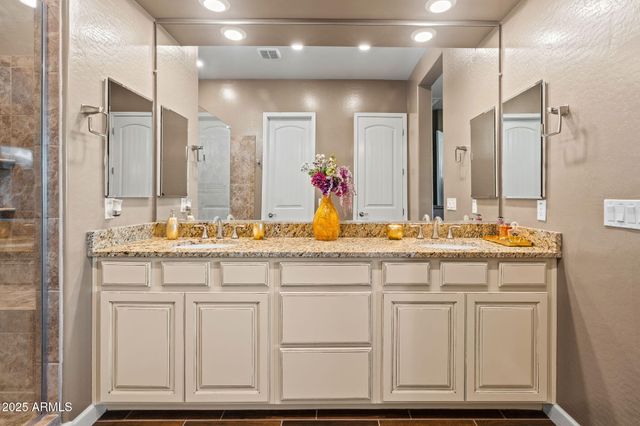 20822 W HILLCREST Boulevard, Buckeye, AZ 85396