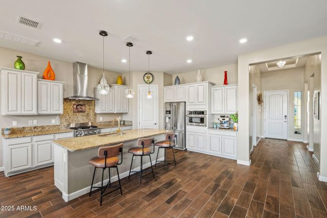 20822 W HILLCREST Boulevard, Buckeye, AZ 85396