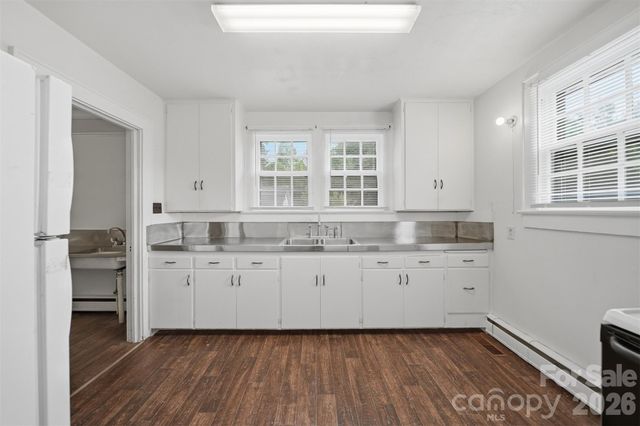 2711 SE 8th Avenue SE, Hickory, NC 28602
