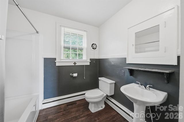 2711 SE 8th Avenue SE, Hickory, NC 28602