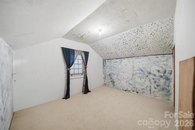 2711 SE 8th Avenue SE, Hickory, NC 28602