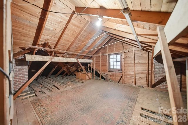 2711 SE 8th Avenue SE, Hickory, NC 28602