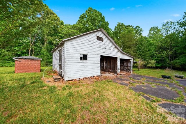 2711 SE 8th Avenue SE, Hickory, NC 28602