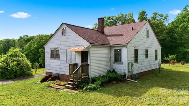 2711 SE 8th Avenue SE, Hickory, NC 28602