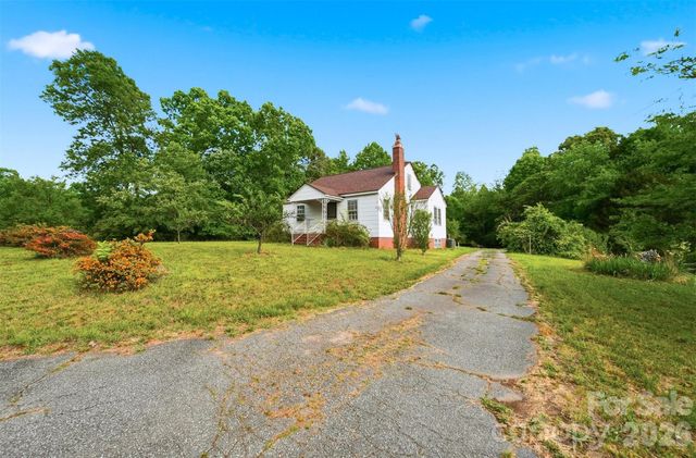 2711 SE 8th Avenue SE, Hickory, NC 28602