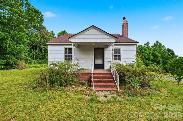 2711 SE 8th Avenue SE, Hickory, NC 28602